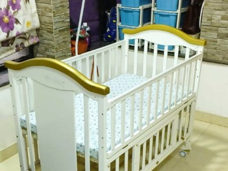 HUNY HUNY 12 in 1 Baby Cot Cum Rocker, Dimensions: 122*66*100 cm Online now