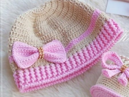 Crochet baby booties and cap Hot on Sale