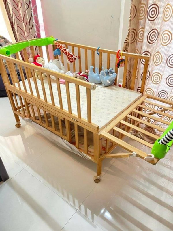 Customised Big Size Crib with Cradle, Dimensions: L115×W68 cm Online