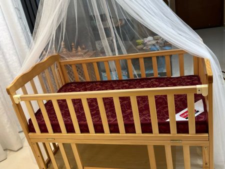 BABYHUG  MONTANA Wooden Crib Cum Rocker With Mosquito Net And BABYHUG Matress Dimensions:L 107*W 60 *H 85 CM Sale