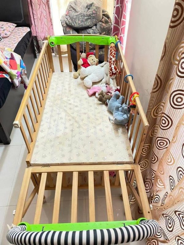 Customised Big Size Crib with Cradle, Dimensions: L115×W68 cm Online