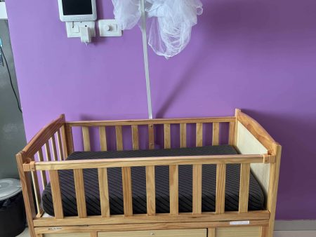 Baby Crib Cot  40 X 23 inch, 2 level Bed Adjustable with Wheels Online