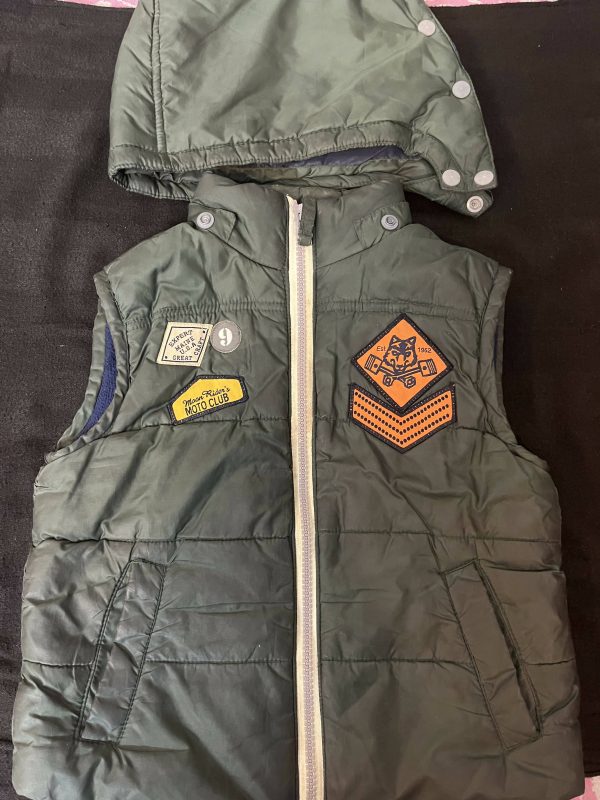 Boy’s Solid Sleeveless Puffer Jacket Discount