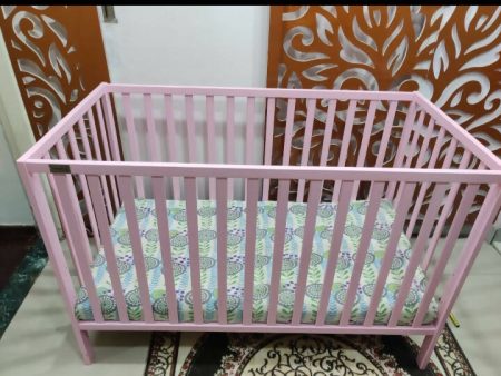 BABYHUG Visby Cot Crib, Dimensions: L124×W64.5×H83 cm Supply